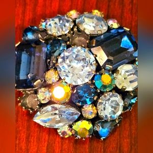 ☆Vintage☆ Austria Blue Stunning Gemstone Pin Brooch